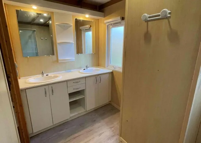 6-8 Personnes Climatise 3*