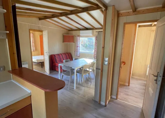 6-8 Personnes Climatisé Campeggio Saint-Martial-de-Nabirat